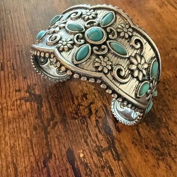 Western Cowgirl Turquoise Gemstone Floral Wide Cuff Bracelet in Mixed Metals - Picture 4 of 11